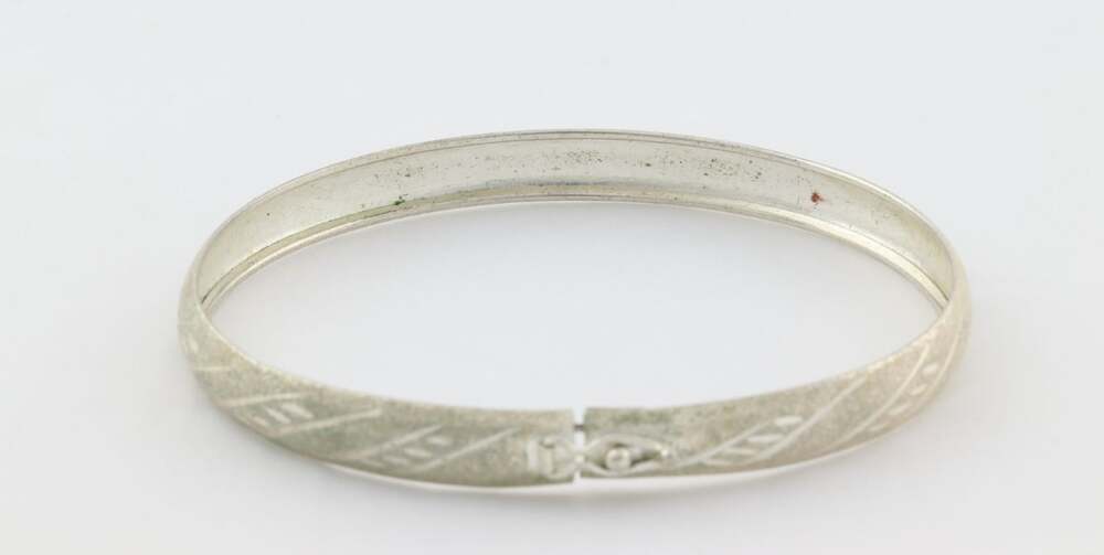 Sterling Silver Textured Bangle Bracelet 7 1/2" inch - Picture 4 of 7